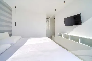 Villa in Klimno (Krk) with Heated Pool for 8