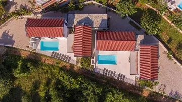 Modern 4-Bedroom Villa with Heated Pool in Klimno