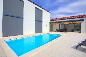 Modern 4-Bedroom Villa with Heated Pool in Klimno
