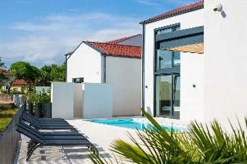 Modern 4-Bedroom Villa with Heated Pool in Klimno