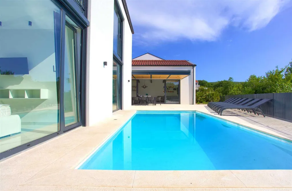 Modern 4-Bedroom Villa with Heated Pool in Klimno