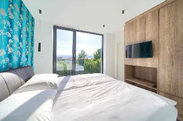 Modern 4-Bedroom Villa with Heated Pool in Klimno