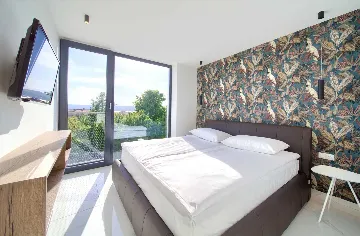 Modern 4-Bedroom Villa with Heated Pool in Klimno