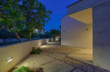 Modern 4-Bedroom Villa with Heated Pool in Klimno