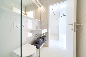 Modern 4-Bedroom Villa with Heated Pool in Klimno