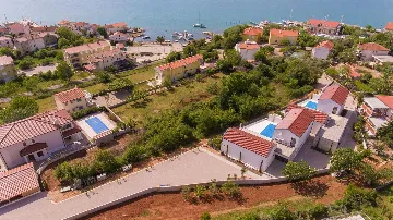 Modern 4-Bedroom Villa with Heated Pool in Klimno