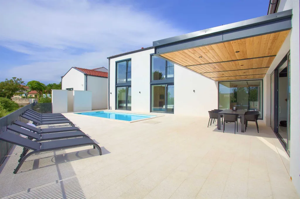 Modern 4-Bedroom Villa with Heated Pool in Klimno
