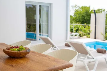 3-Bedroom Villa in Hlapa (Krk) for 8 Guests