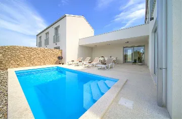 3-Bedroom Villa in Hlapa (Krk) for 8 Guests