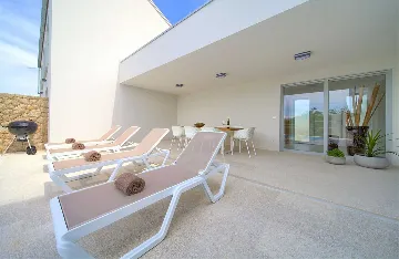 3-Bedroom Villa in Hlapa (Krk) for 8 Guests