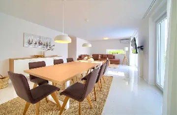 3-Bedroom Villa in Hlapa (Krk) for 8 Guests