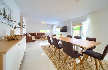 3-Bedroom Villa in Hlapa (Krk) for 8 Guests