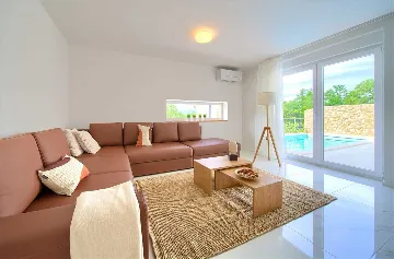 3-Bedroom Villa in Hlapa (Krk) for 8 Guests