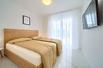 3-Bedroom Villa in Hlapa (Krk) for 8 Guests