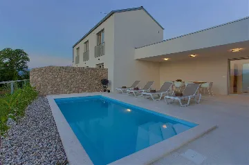 3-Bedroom Villa in Hlapa (Krk) for 8 Guests