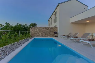 3-Bedroom Villa in Hlapa (Krk) for 8 Guests