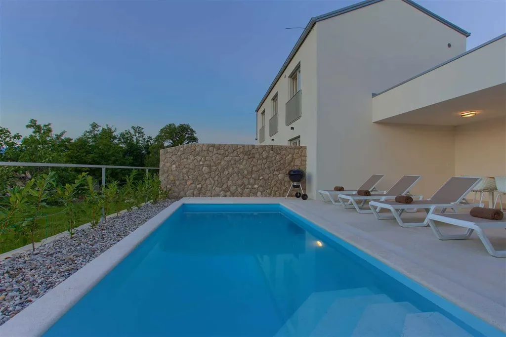 3-Bedroom Villa in Hlapa (Krk) for 8 Guests