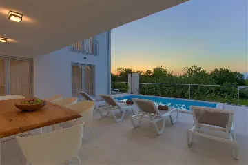 3-Bedroom Villa in Hlapa (Krk) for 8 Guests