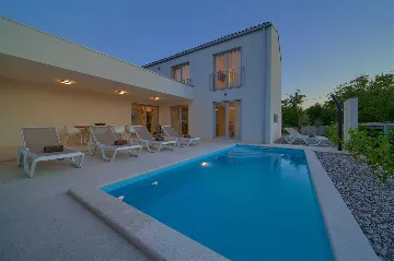 3-Bedroom Villa in Hlapa (Krk) for 8 Guests