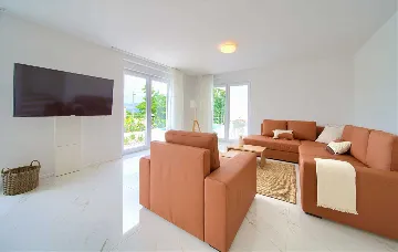 3-Bedroom Villa in Hlapa (Krk) for 8 Guests