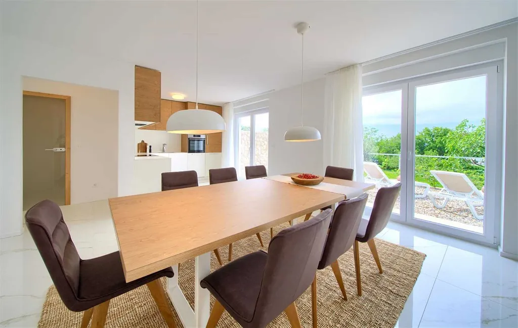 3-Bedroom Villa in Hlapa (Krk) for 8 Guests