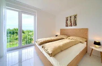 3-Bedroom Villa in Hlapa (Krk) for 8 Guests