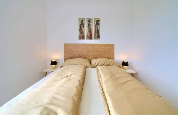 3-Bedroom Villa in Hlapa (Krk) for 8 Guests