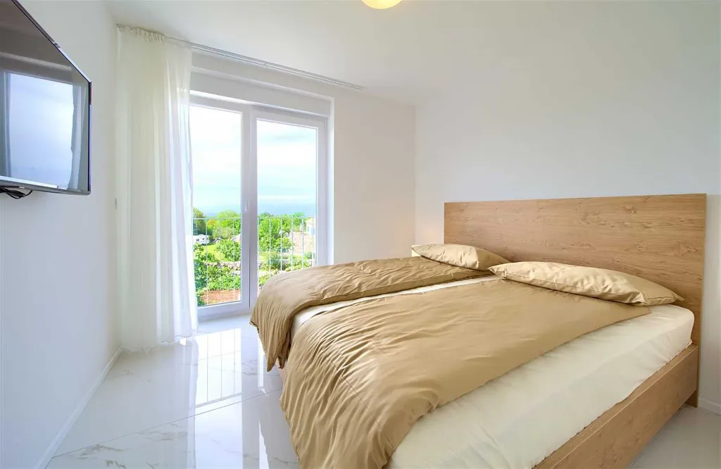 3-Bedroom Villa in Hlapa (Krk) for 8 Guests