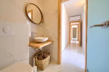 3-Bedroom Villa in Hlapa (Krk) for 8 Guests