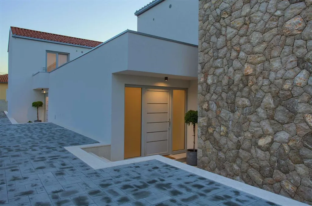 3-Bedroom Villa in Hlapa (Krk) for 8 Guests