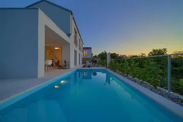 3-Bedroom Villa in Hlapa (Krk) for 8 Guests