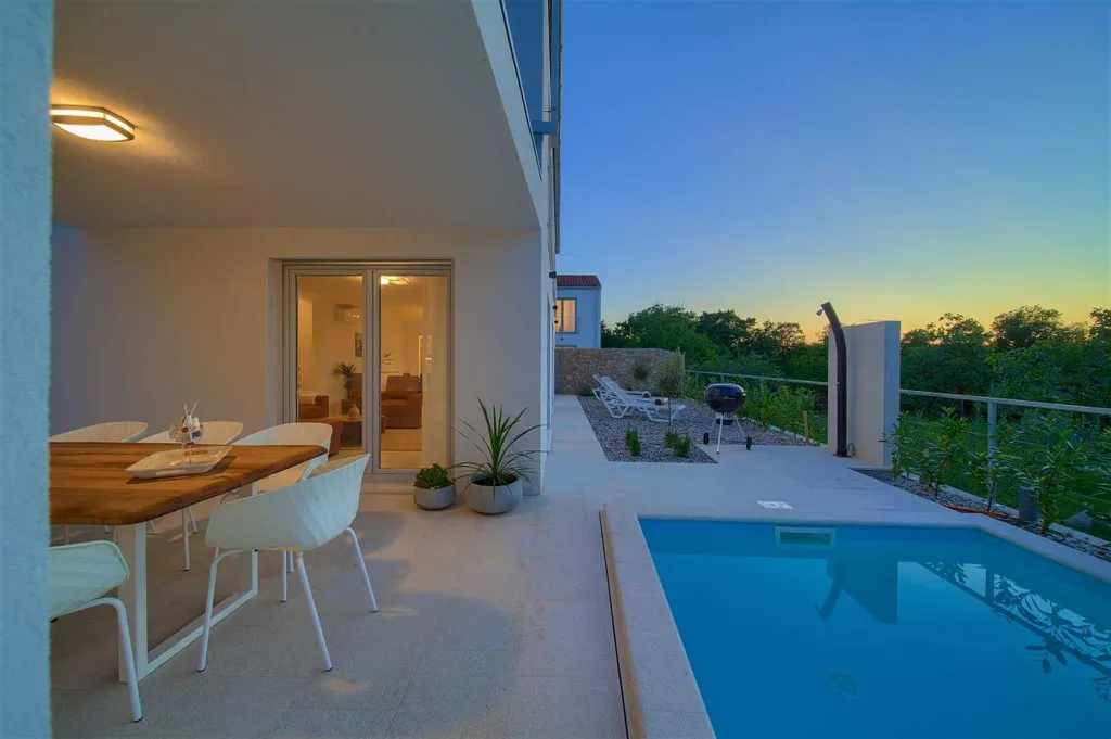 3-Bedroom Villa in Hlapa (Krk) for 8 Guests