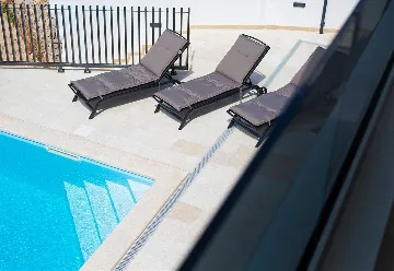 Klimno (Krk) 4-Bedroom Villa for 8 with Heated Pool