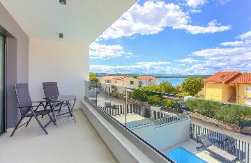 Klimno (Krk) 4-Bedroom Villa for 8 with Heated Pool