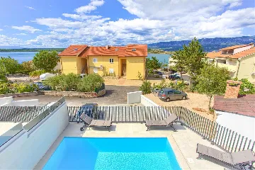 Klimno (Krk) 4-Bedroom Villa for 8 with Heated Pool