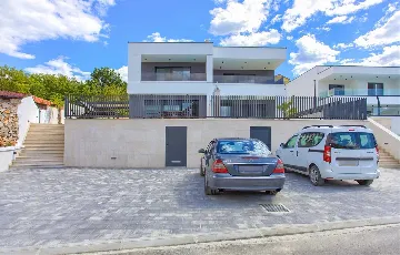 Klimno (Krk) 4-Bedroom Villa for 8 with Heated Pool