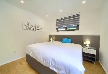 Klimno (Krk) 4-Bedroom Villa for 8 with Heated Pool