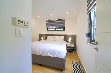 Klimno (Krk) 4-Bedroom Villa for 8 with Heated Pool