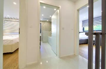 Klimno (Krk) 4-Bedroom Villa for 8 with Heated Pool