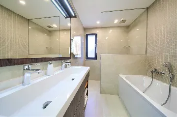 Klimno (Krk) 4-Bedroom Villa for 8 with Heated Pool