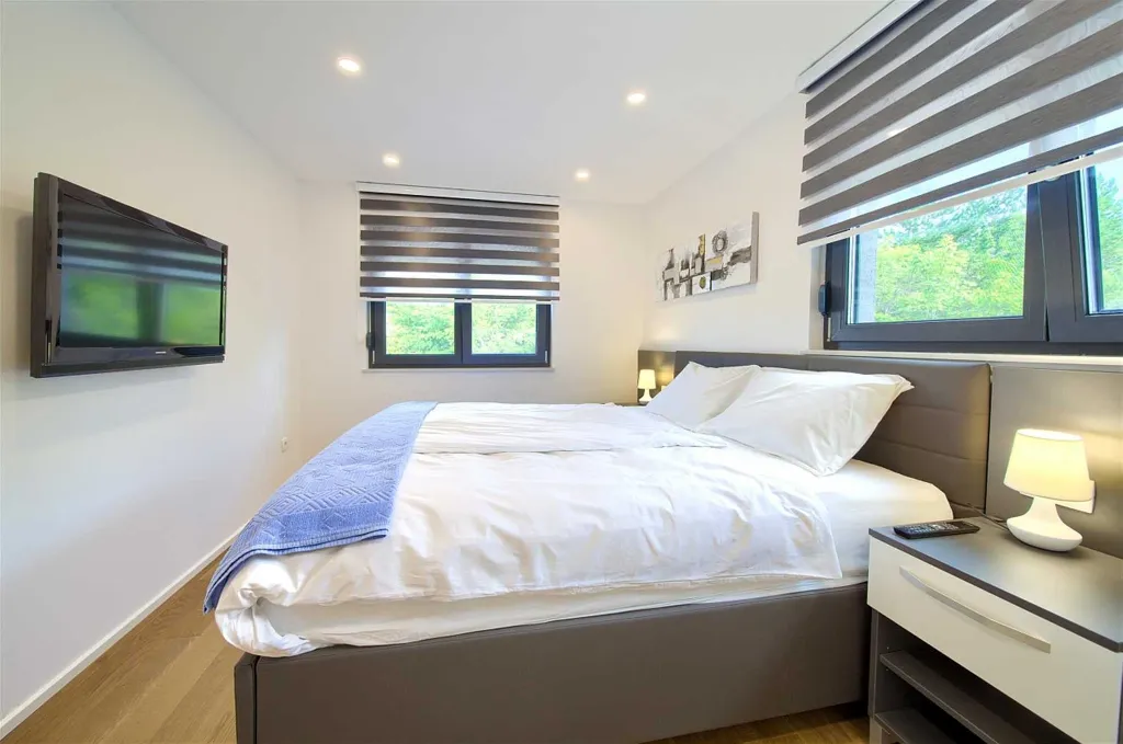 Klimno (Krk) 4-Bedroom Villa for 8 with Heated Pool