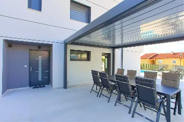 Klimno (Krk) 4-Bedroom Villa for 8 with Heated Pool