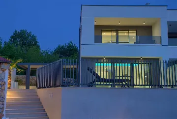 Klimno (Krk) 4-Bedroom Villa for 8 with Heated Pool