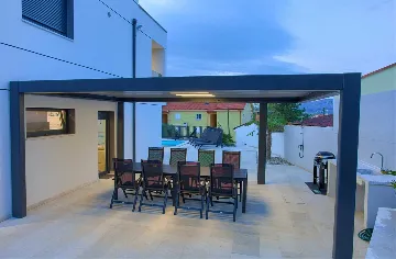 Klimno (Krk) 4-Bedroom Villa for 8 with Heated Pool