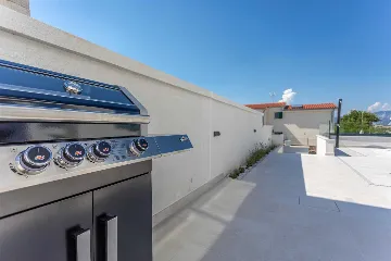 Heated-Pool Villa with Sea Views in Klimno (Krk)