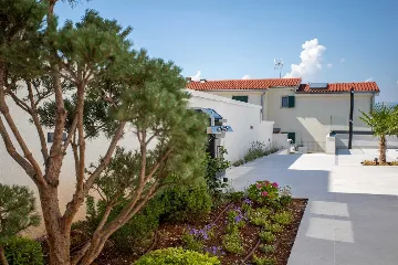 Heated-Pool Villa with Sea Views in Klimno (Krk)