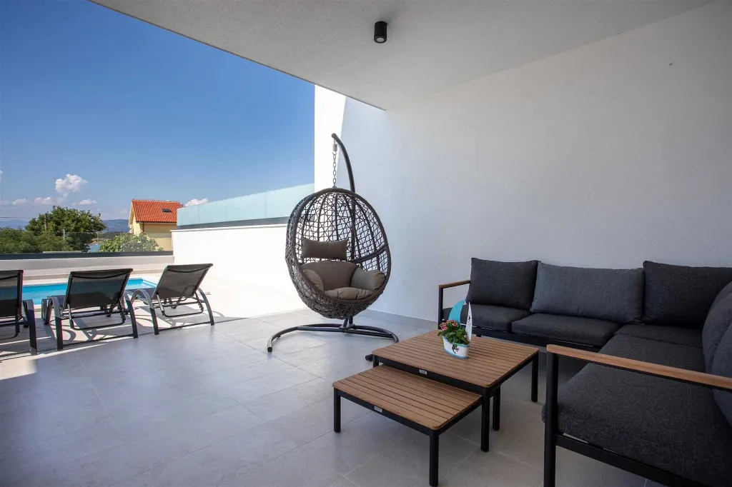 Heated-Pool Villa with Sea Views in Klimno (Krk)