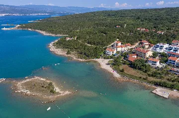 Heated-Pool Villa with Sea Views in Klimno (Krk)