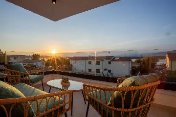 Heated-Pool Villa with Sea Views in Klimno (Krk)