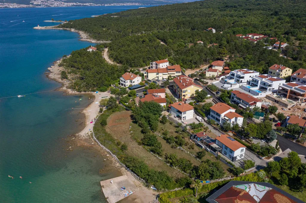 Heated-Pool Villa with Sea Views in Klimno (Krk)
